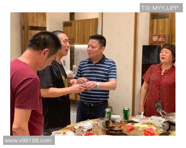 球员邀请全队队友参加婚礼感人至深 温馨场面展现真挚友情与爱意