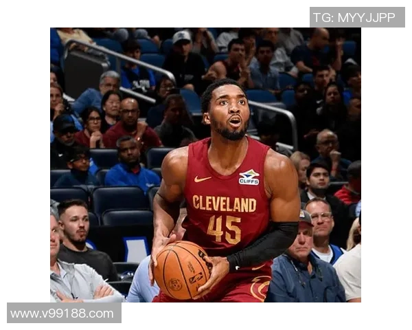 米切尔赛场爆发小插曲，裁判如何处理？