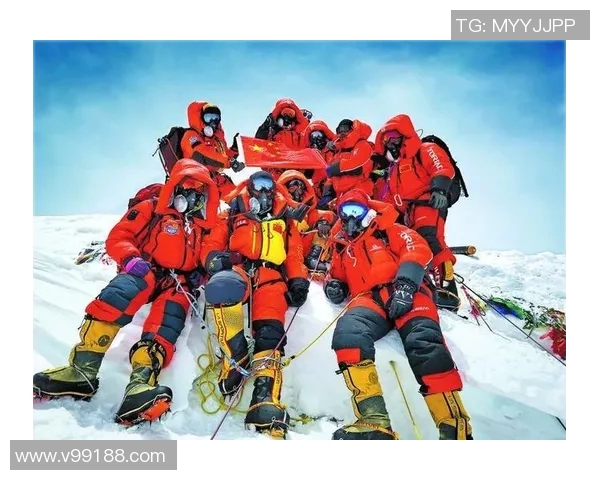 中国登山队挑战喜马拉雅新线路全员成功登顶创造历史壮举